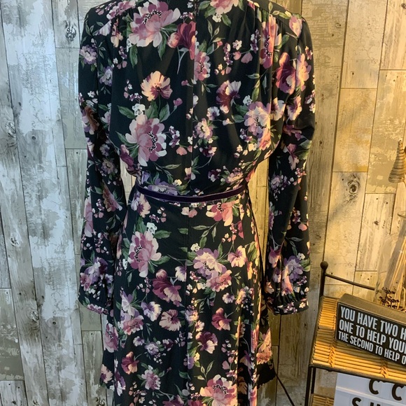 Gal Meets Glam Floral Long Sleeve Dress - Black and Pink. Size 6 - Picture 4 of 7